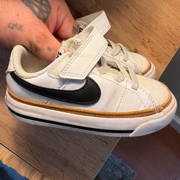 Nike Toddler Court Legacy White and Black Velcro Sneakers 7C - Picture 8 of 8